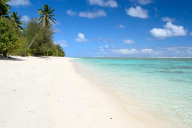 The gorgeous colors of Aitutaki and Rarotonga lagoon, remote atolls in the middle of Pacific Ocean, Cook Islands